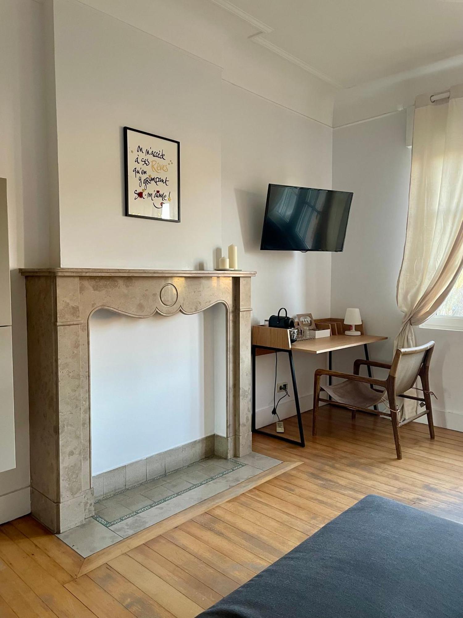 Le Castel Mosan Apartment Намюр Екстериор снимка